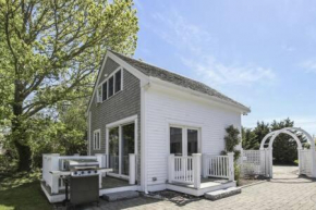 Cute Cottage Living by the Sea